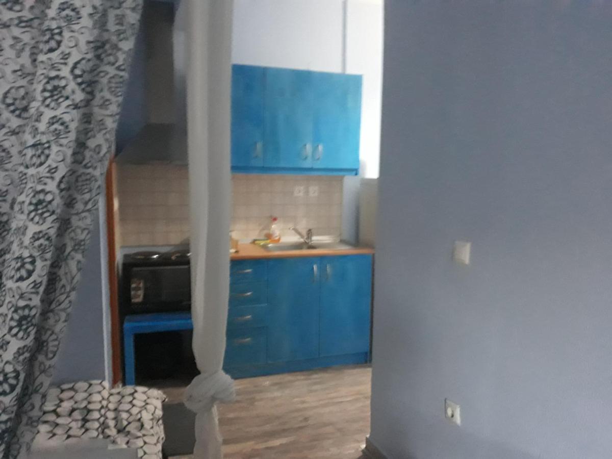 Romantically Allured Studio Next To The Center Солун Екстериор снимка
