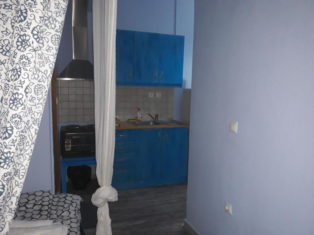 Romantically Allured Studio Next To The Center Солун Екстериор снимка